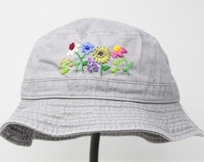 Bucket hat with hand-embroidered wild flowers