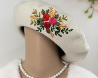 Women\'s French Style Flower Knitted Embroidery Beret Hats White French Wool Beret With Unique Flower Embroidery  main image 3