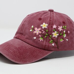 Baseballmütze aus gewaschener Baumwolle, handgestickte Blumenmütze, Kirschblütenblume, Baseballmütze mit gebogener Krempe, bunte Sommermütze