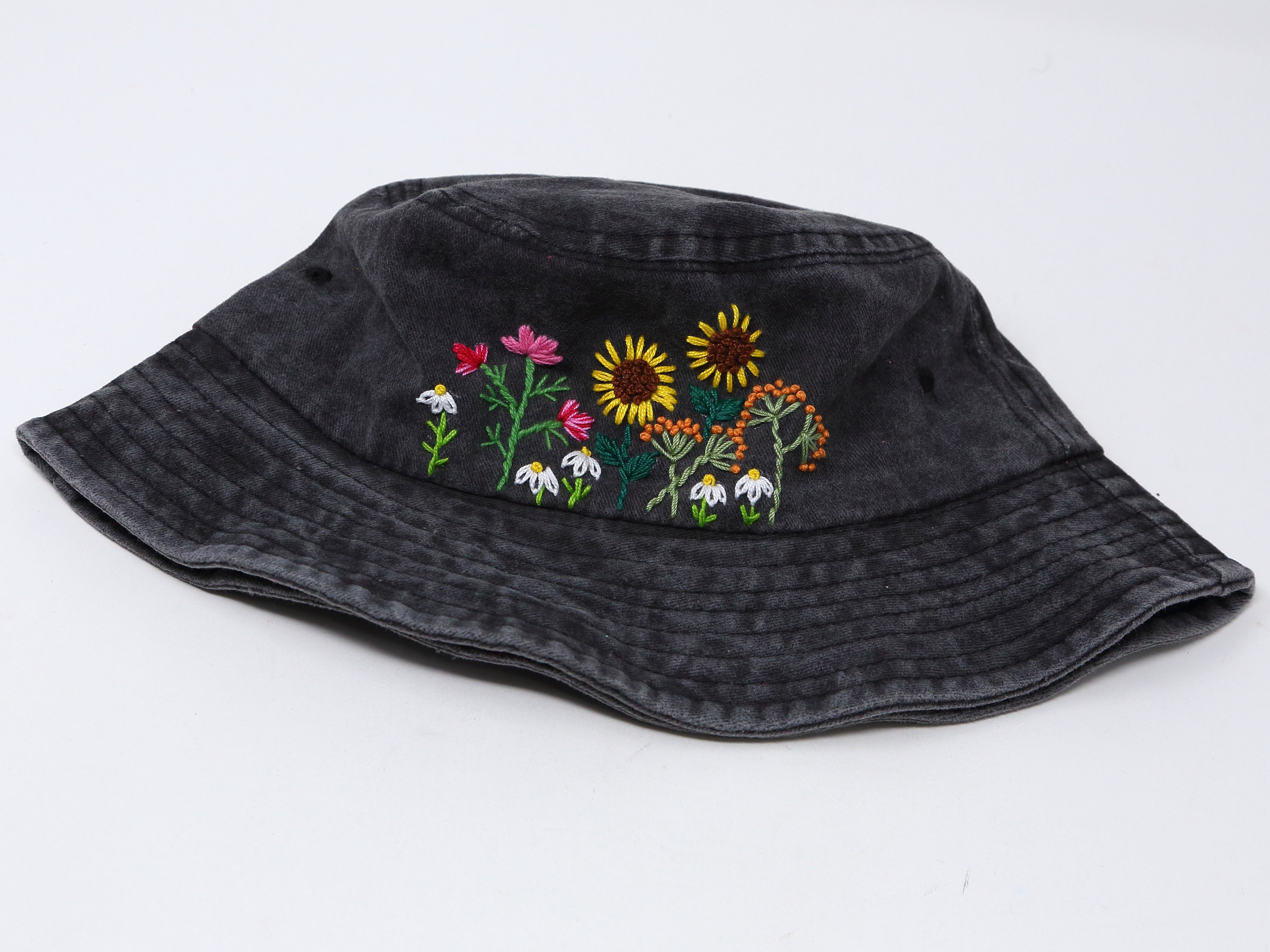 帽子 TENDER PERSON BACHET HAT FLOWER Hand Embroidered Sunflower Flower Bucket Cap, Short Brim