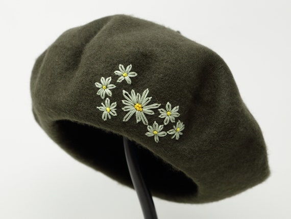 French Wool Beret Hat, Hand Embroidered Daisy Flower Beret  display picture 2