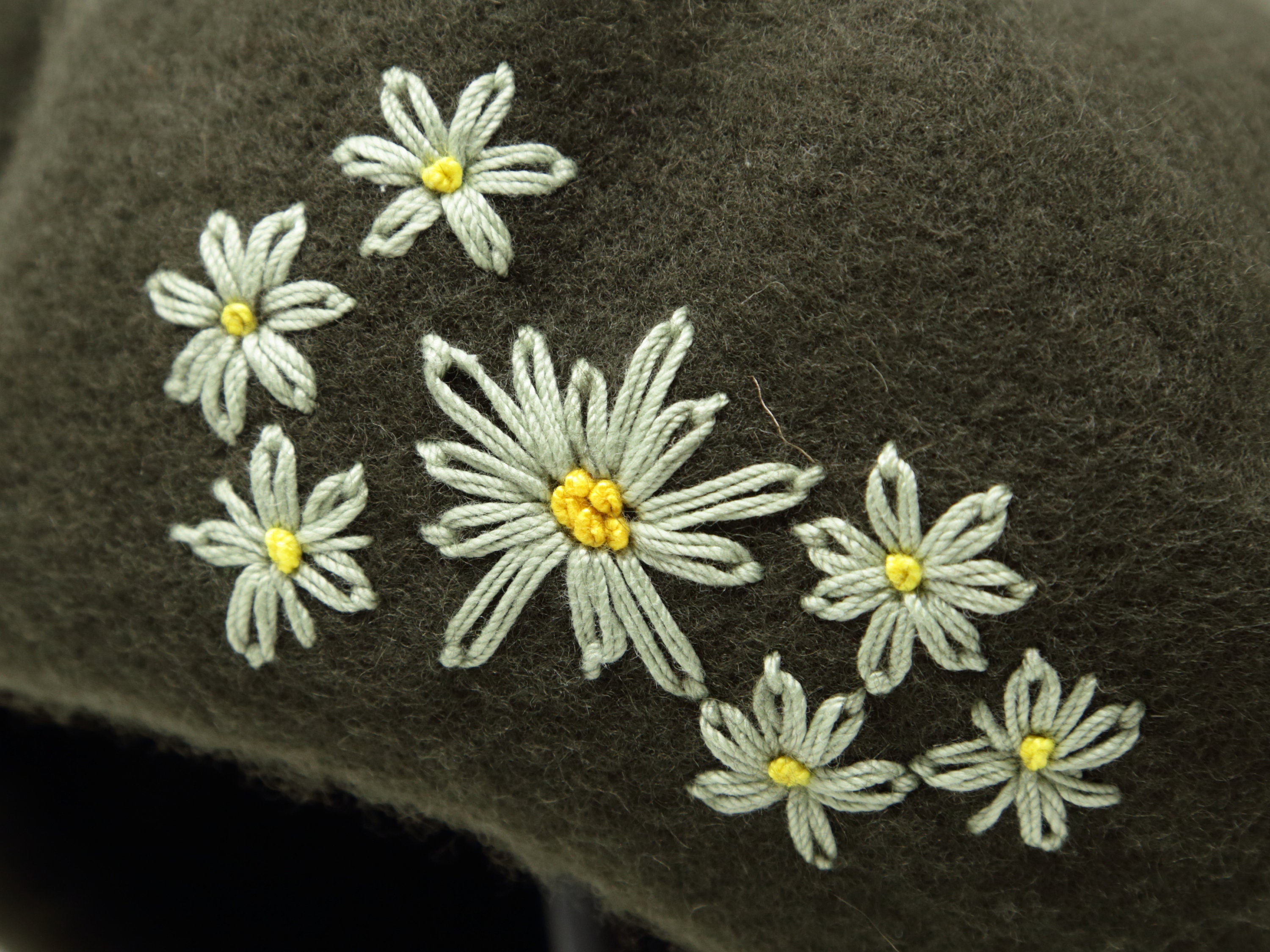 French Wool Beret Hat, Hand Embroidered Daisy Flower Beret  display picture 2