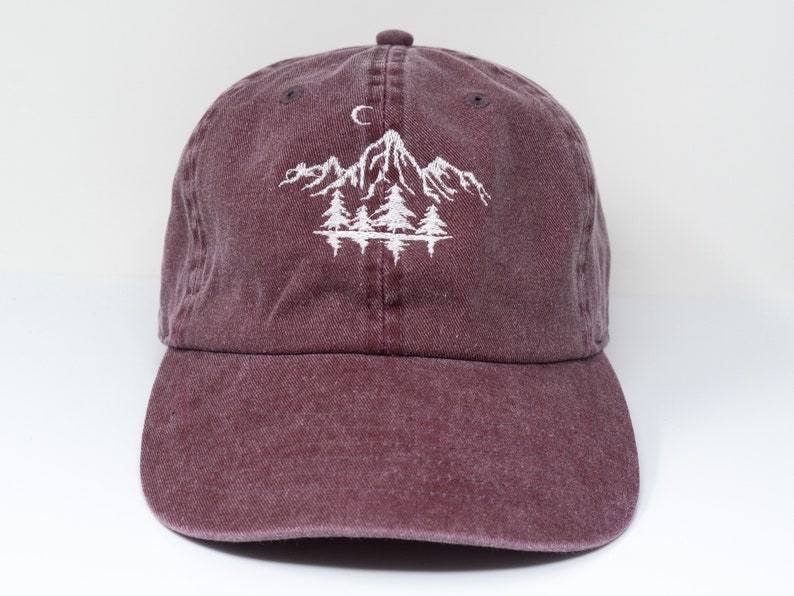 Mountain Forest Embroidered Baseball Cap Curved Brim Sun Hat Summer Shade Cap Red
