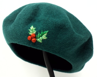 Handmade Hand Embroidered Green X-mas Christmas Theme Flower 100% Wool Beret Hat, Warm Winter French Cap Cute