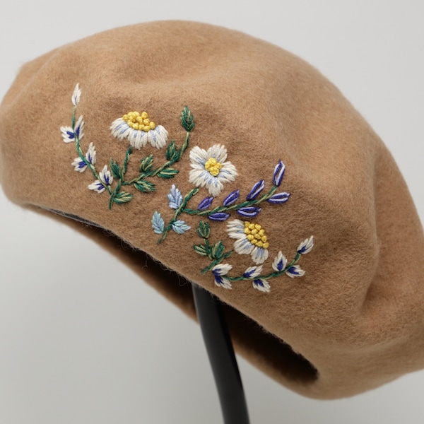Handmade Hand Embroidered White Daisy Flower 100% Wool Beret Hat, Warm Winter French Cap Cute