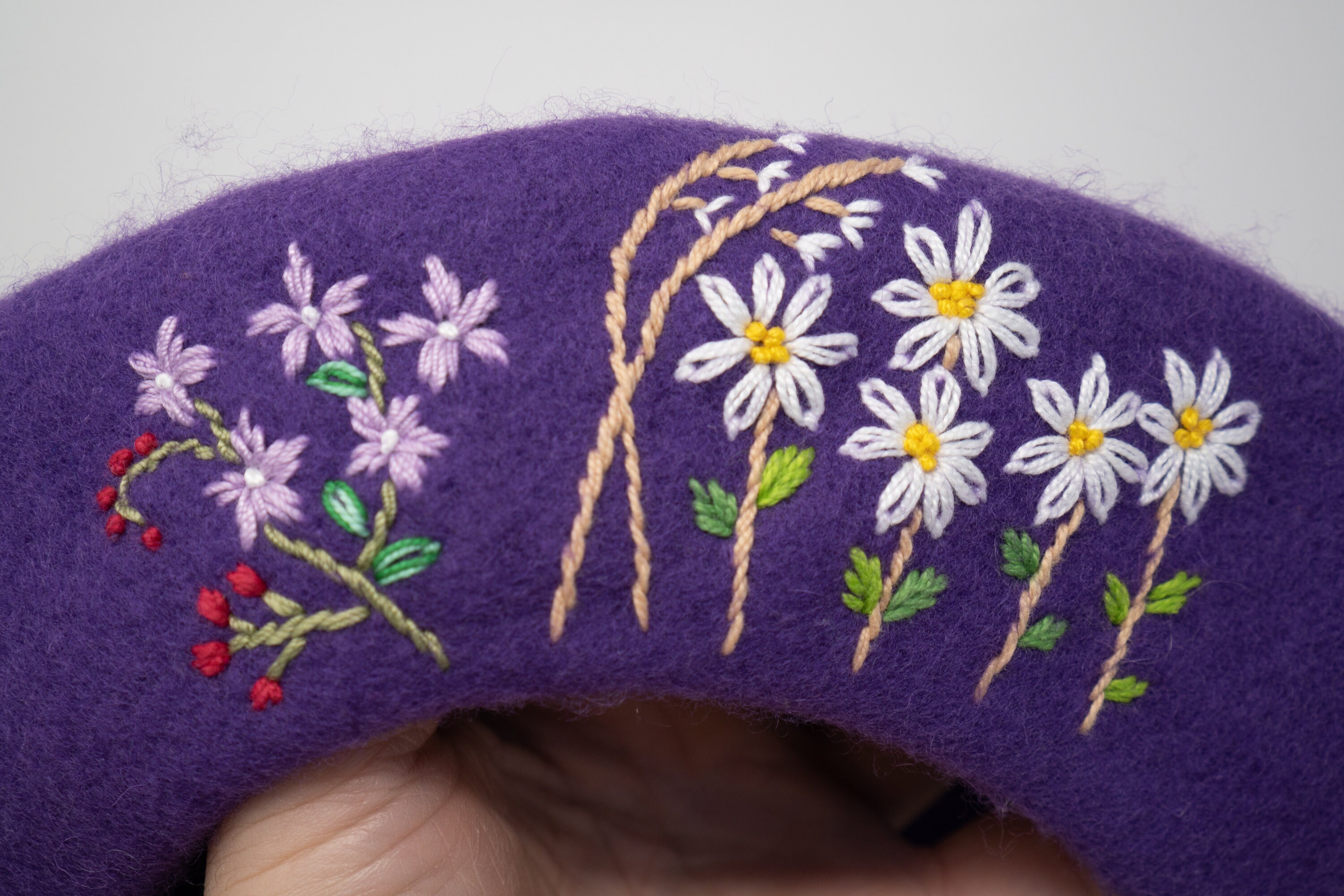 9889 ™ Women\'s Decorative Flowers Wool Beret Purple Lavender Purple Wool Beret With Peony Embroidery | Floral  main image 2