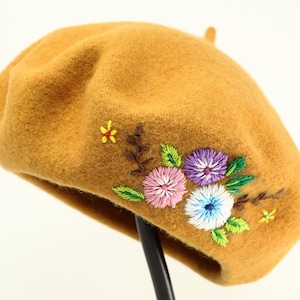 Boina bordada à mão com flor 100% lã, chapéu de inverno estilo francês cáqui amarelo, ideia para o dia das mães