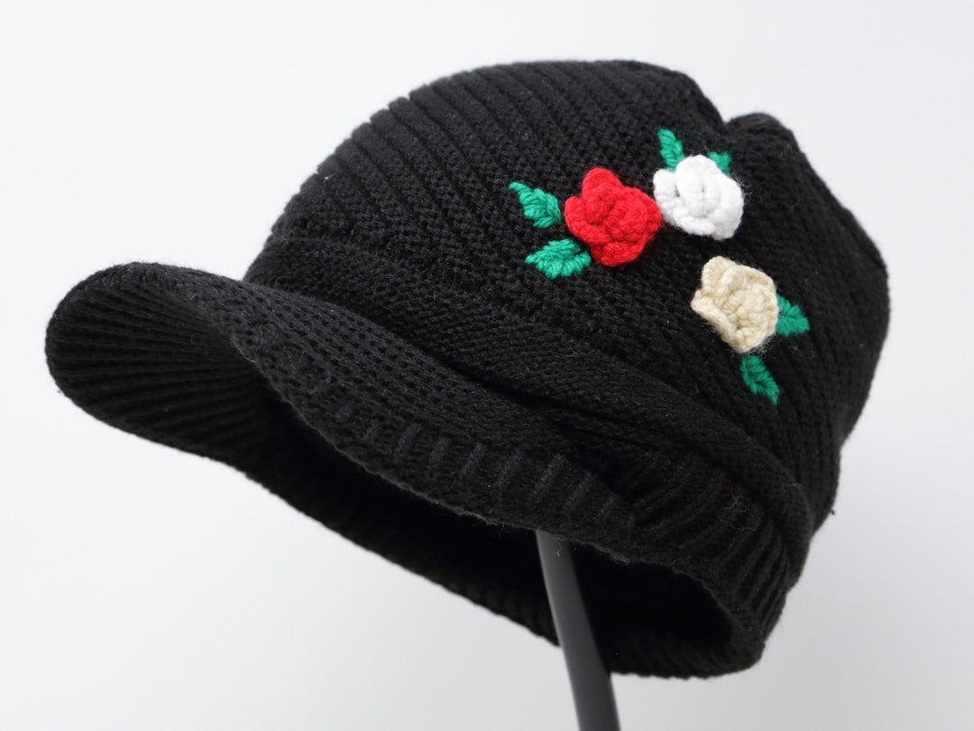 SIDE STRAP FLOWER KNIT CAP
