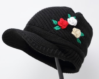 Cable Knit Women's Beanie Visor Cap Newsboy Hand Embroidered Flower Leaf Accent, Black/Beige