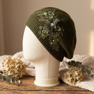 Ladies Green Beret - Etsy display picture 2