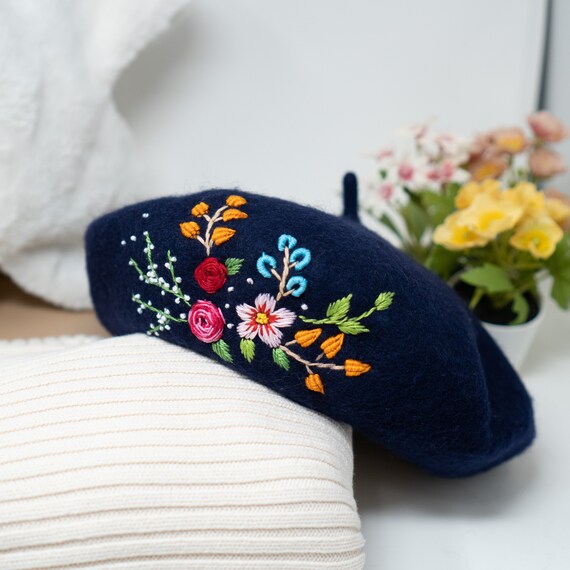 Women\'s French Style Flower Knitted Embroidery Beret Hats Navy Blue Handmade Hand Embroidered Blue Navy Beret Flower 100% Wool  main image 3