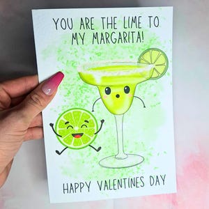 Tarjeta de San Valentín con margaritas (tamaño A5), impresa en cartulina martillada de 300 g/m². Tarjeta de felicitación con cóctel de margaritas, ideal para cualquier ocasión. imagen 2