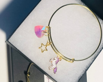 Girls love unicorns charm bangle