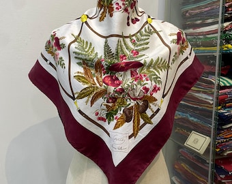 80年代のグッチの花柄シルクスカーフ - Etsy 日本