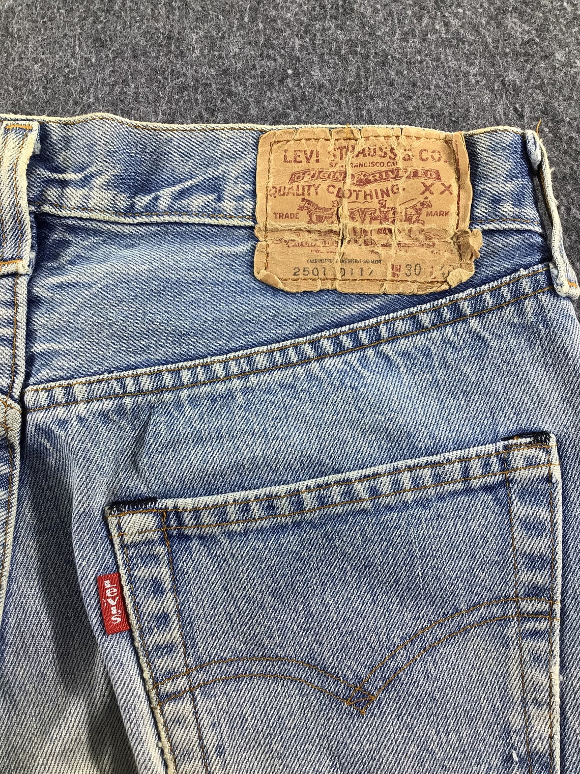 Vintage années 80 Lévis 501 Redline Jeans 29x29 Red Tab Faded Etsy