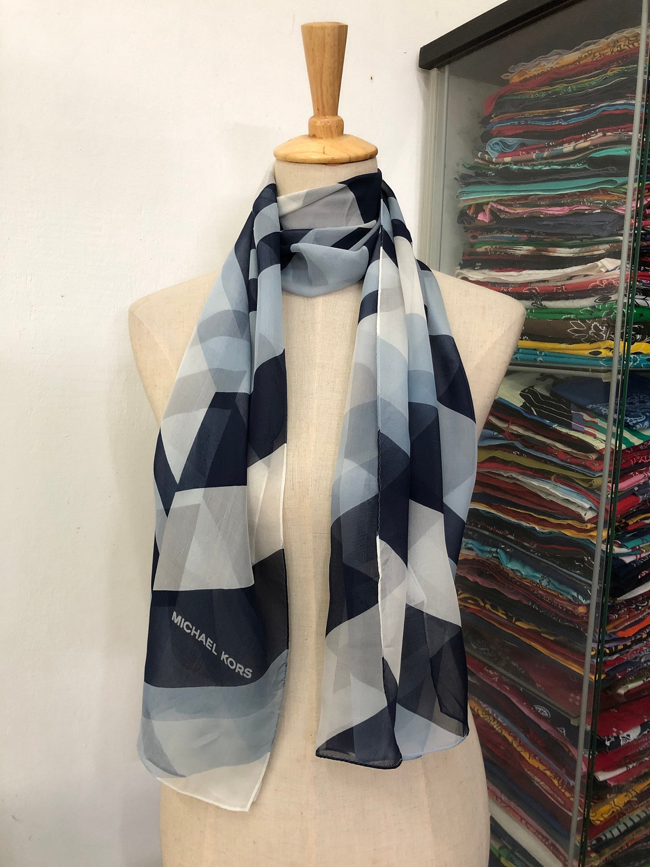 Louis Vuitton Men's Scarves