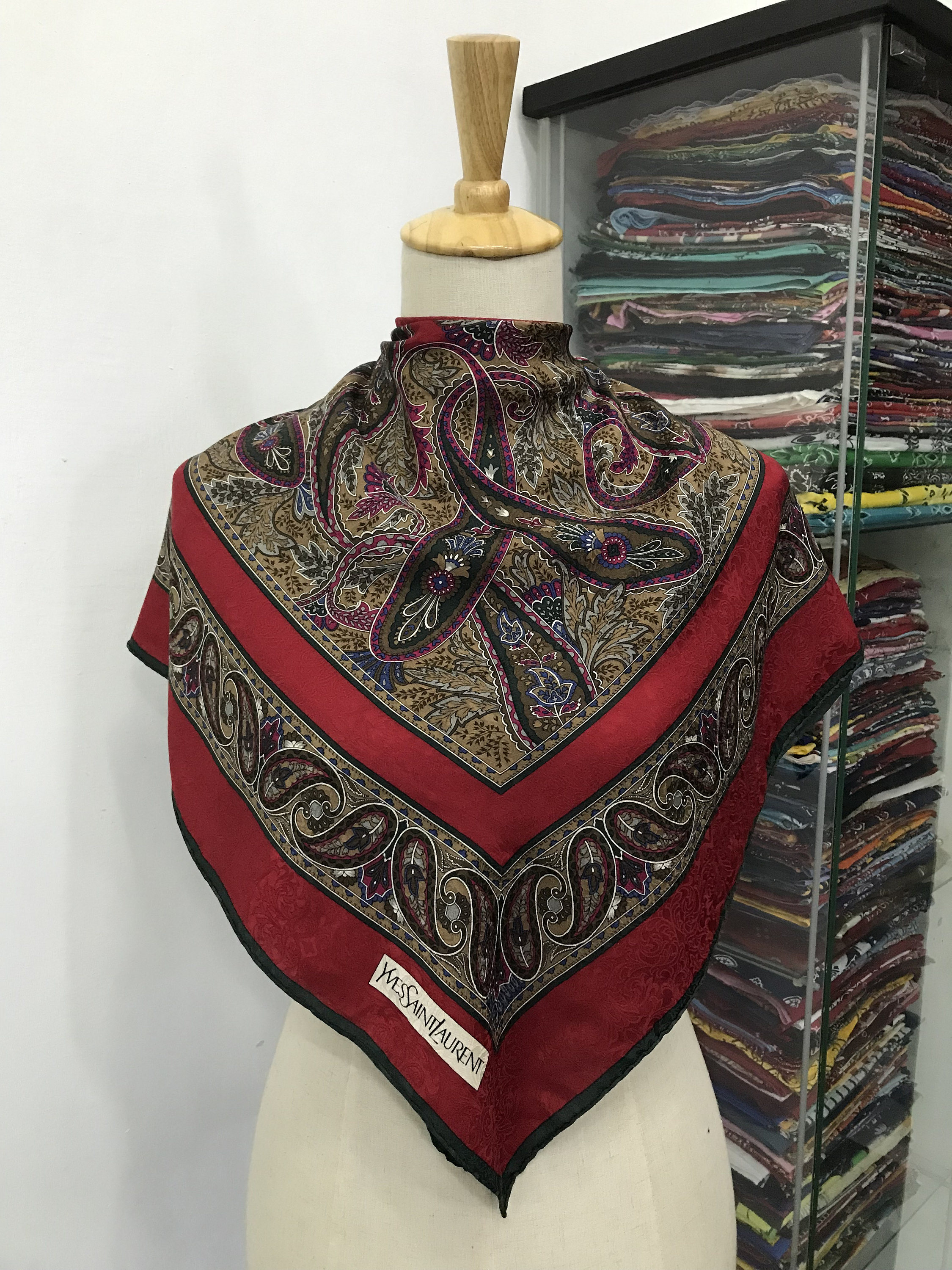 Authentic YVES SAINT LAURENT YSL '80s vintage 100% Silk