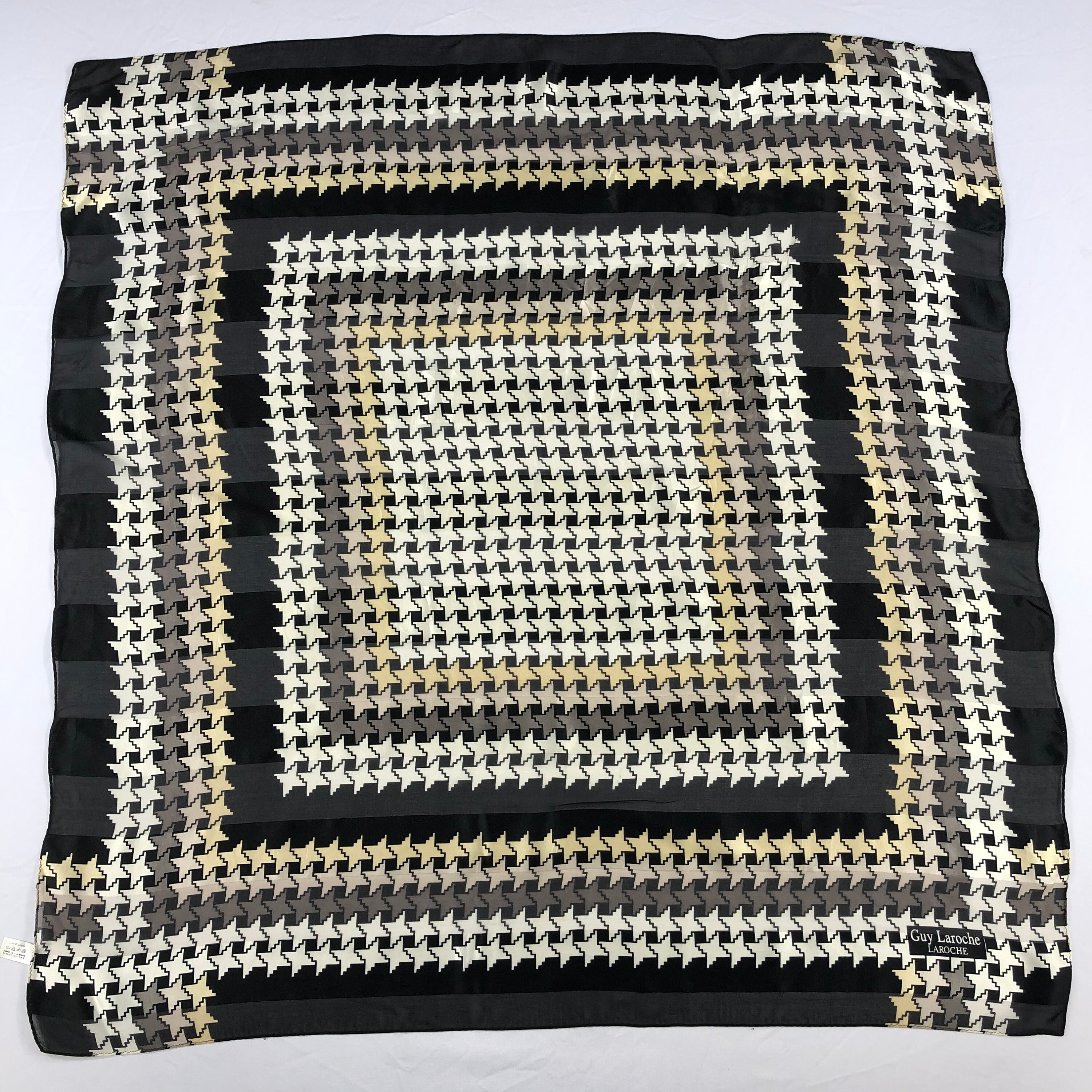 Foulard Vintage Guy Laroche 100% Soie - Motif Roses Multicolore - Occasion Bon État