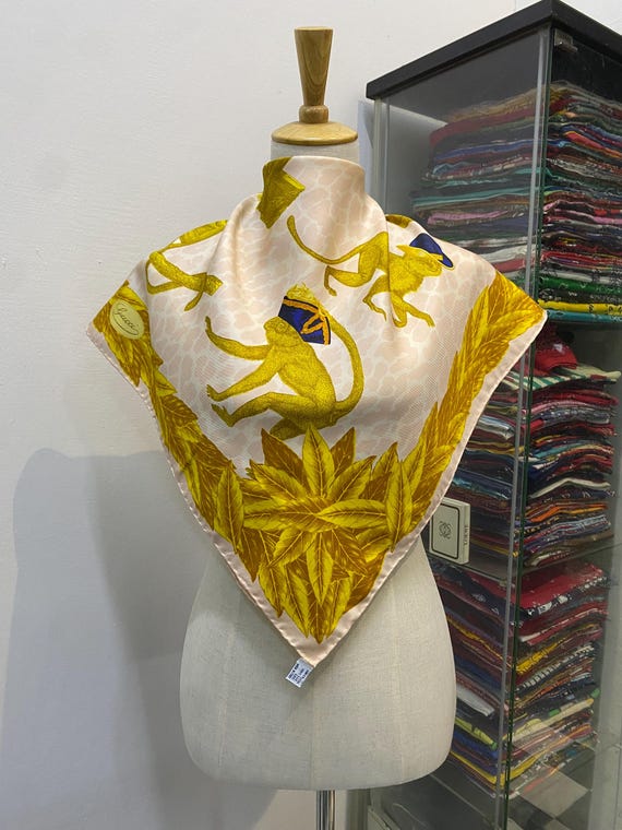 【まーり】GUCCIスカーフ VINTAGE vectorpremium_165-502504230055