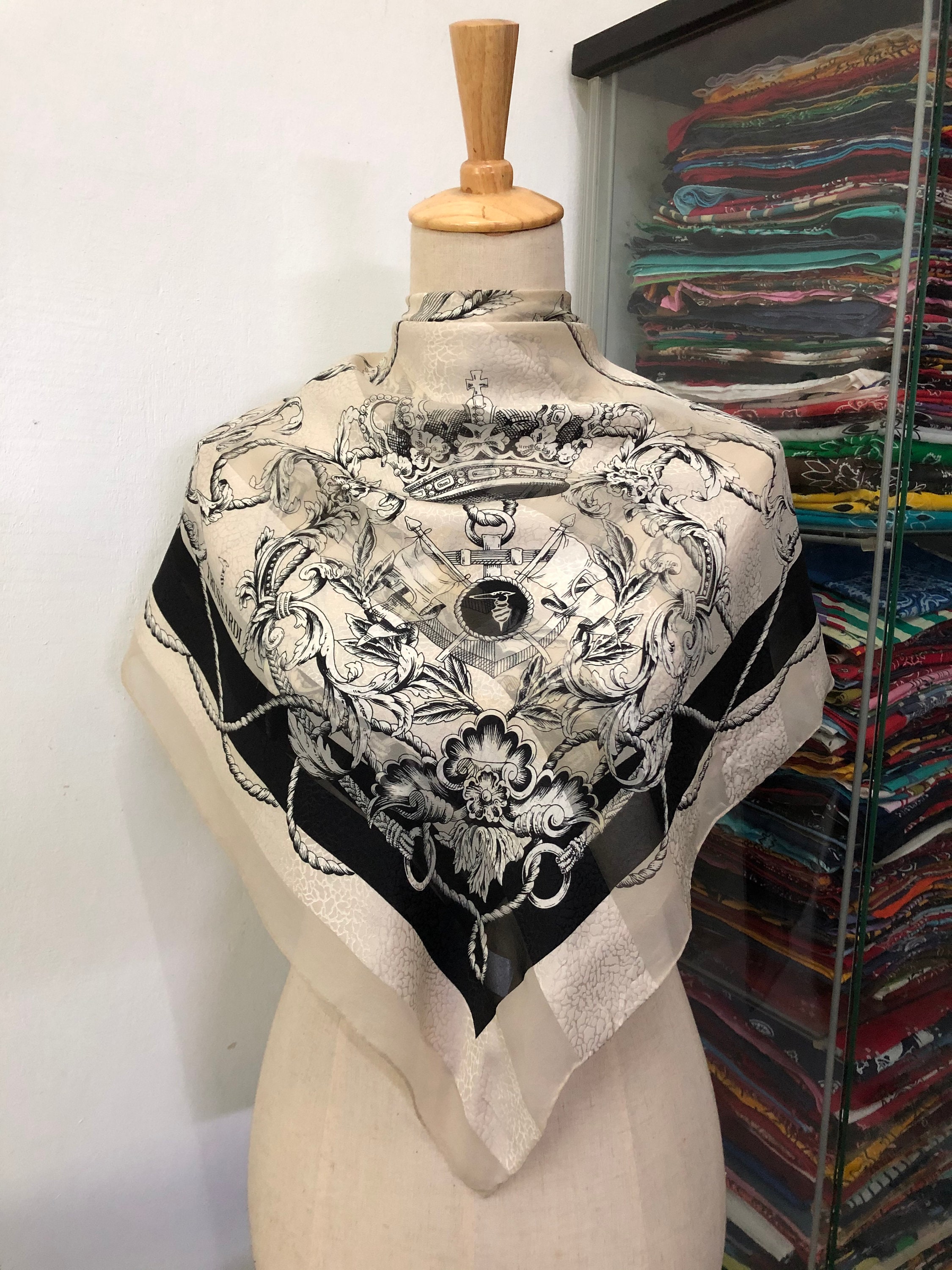 Vgt  Trussardy 100% silk Scarf satin// chiffon, 34\