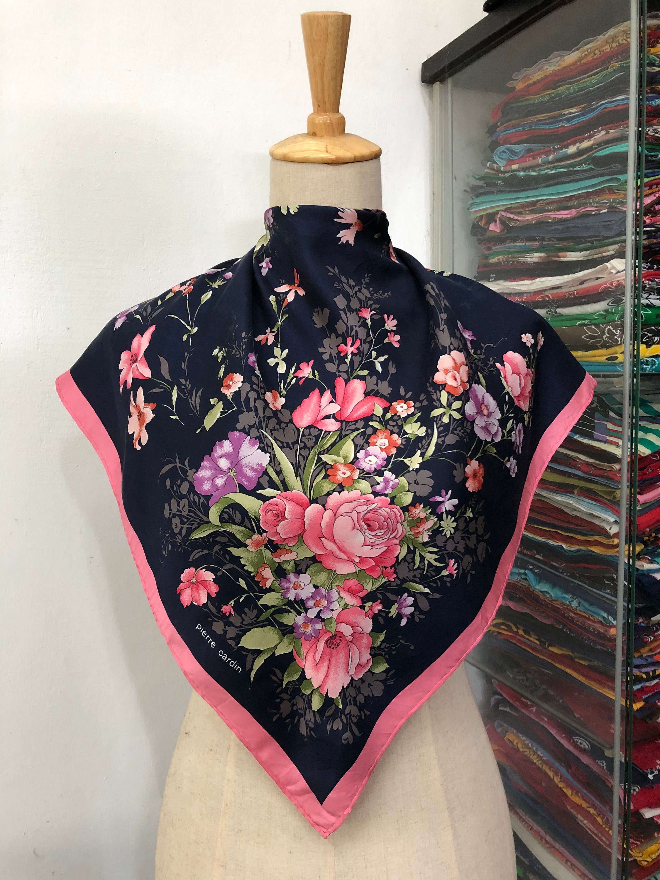 Pierre Cardin vintage シルクスカーフ Pierre Cardin vintage シルクスカーフ