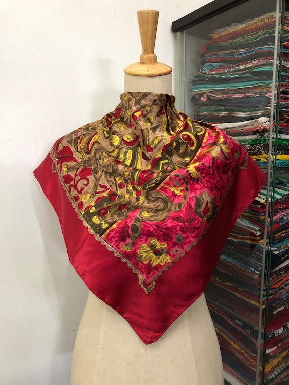 【 VINTAGE 】 Silk Lavaliere Scarf Silk Scarves Collection | HIGH END BRANDS | Preloved and