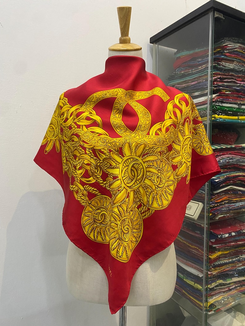 Bufanda de seda vintage de Chanel, bufanda de seda de Chanel, chal vintage de Chanel, pañuelo de seda de Chanel, bufanda vintage de Chanel, bufanda de Chanel París imagen 1