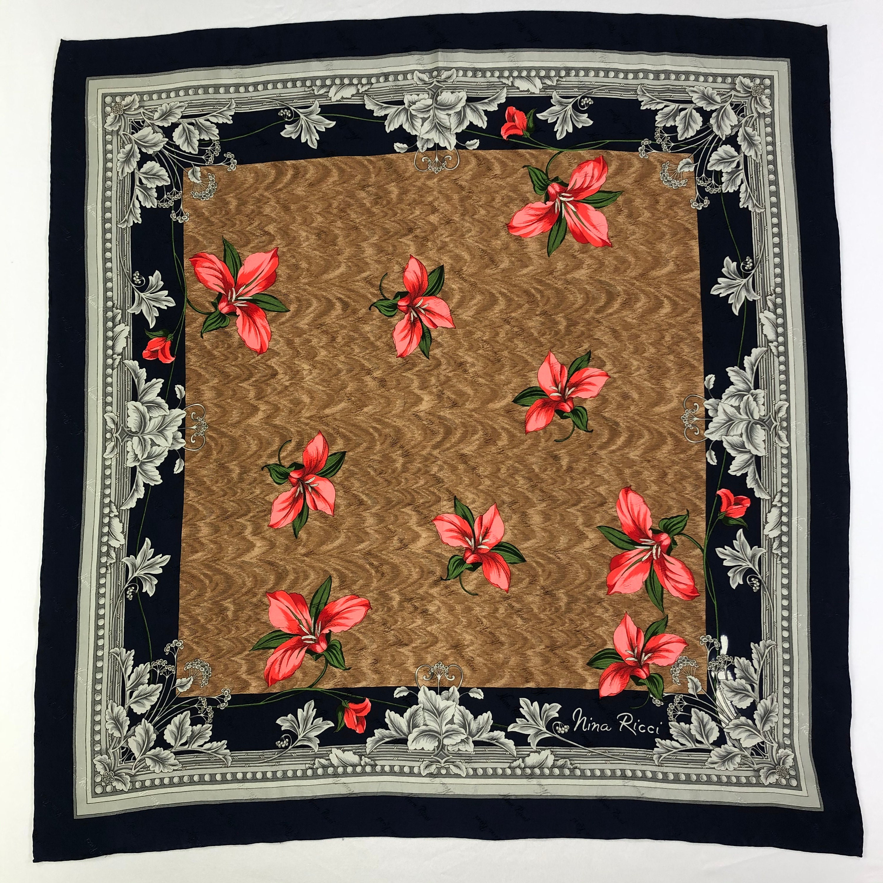 Foulard En Soie Vintage Nina Ricci, Dimensions 77x77 Cm, Motifs Rouge Bleu Blanc, Occasion