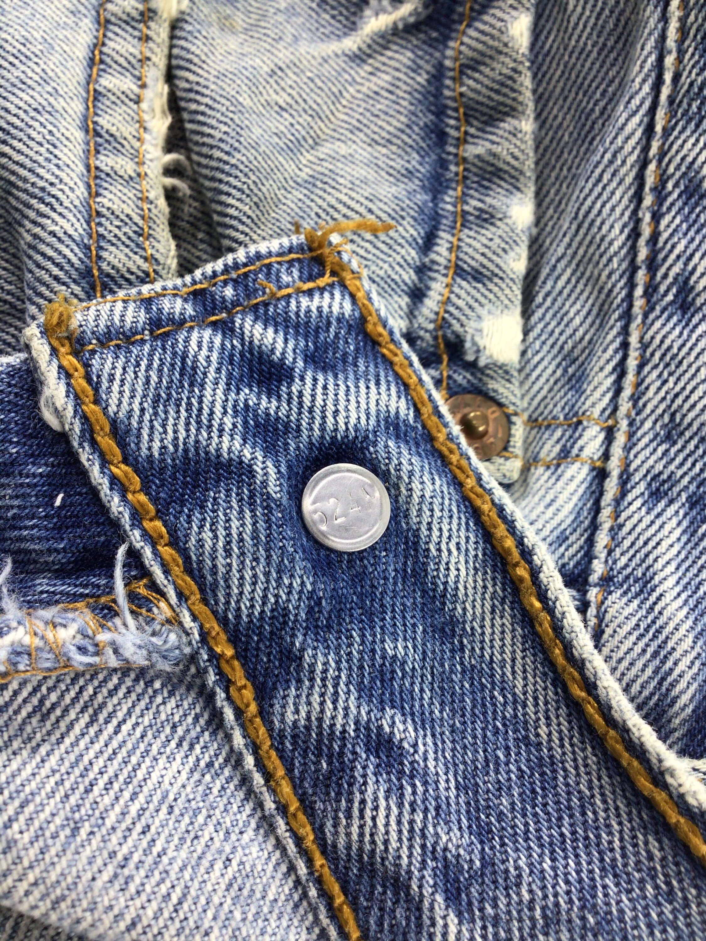 levis 501 red tab