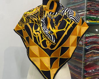 Vintage Gucci Seidenschal Gucci Seidenschal Gucci Halstuch Gucci Foulards Gucci quadratischer Schal Gucci blauer Schal Gucci Blumenschal