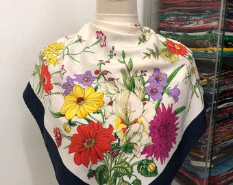 Gucci silk shop scarf vintage