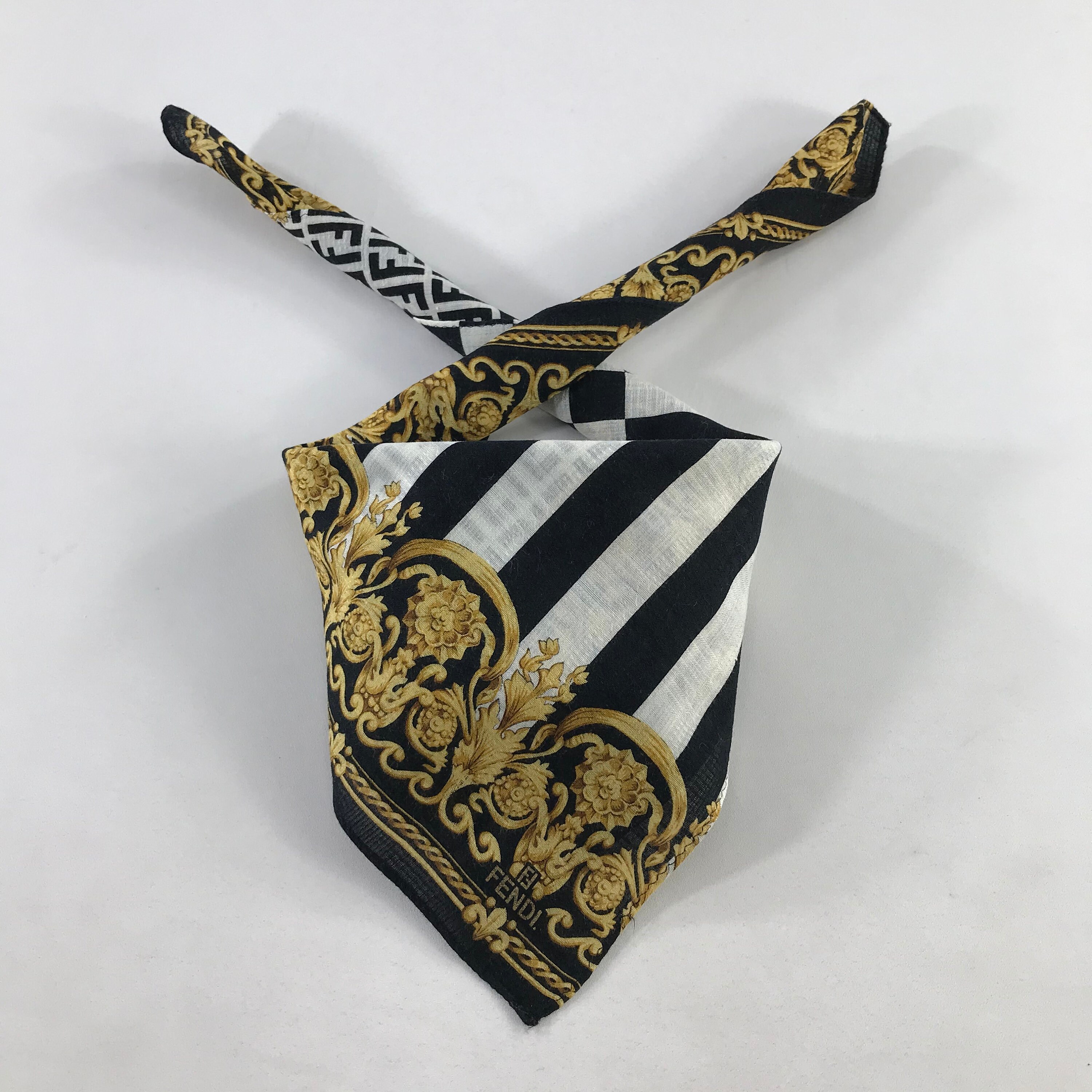 Pañuelo Fendi Vintage, Pañuelo Fendi Cuello, Pañuelo Fendi Vintage, Pañuelo Fendi Roma, Fendi Pocket Square, Pañuelo Fendi Fendi Cabezaro