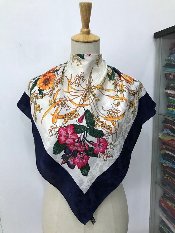 【 VINTAGE 】 Silk Lavaliere Scarf Vintage Monique Valery Silk Scarf, Twill Silk Scarf, Vintage