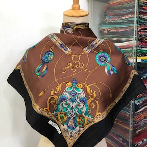 Vintage Fragonard Silk Scarf, Twill Silk Scarf,  Vintage Neck Scarf, Vintage Neck Accessories, Vintage Italian Silk Scarf,