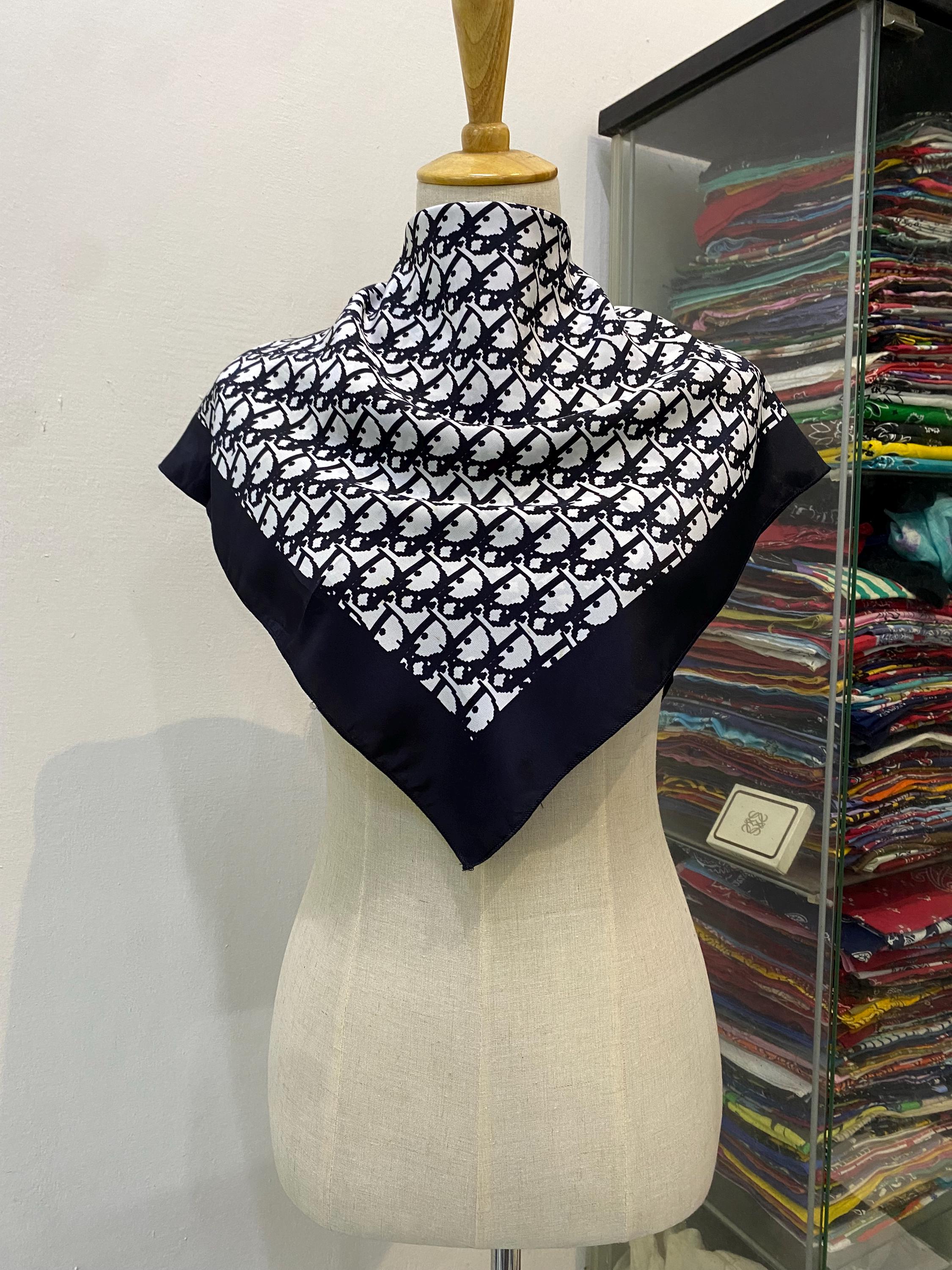 ディオール ショール スカーフ ラベンダー 限定色 憧れハイブランドの