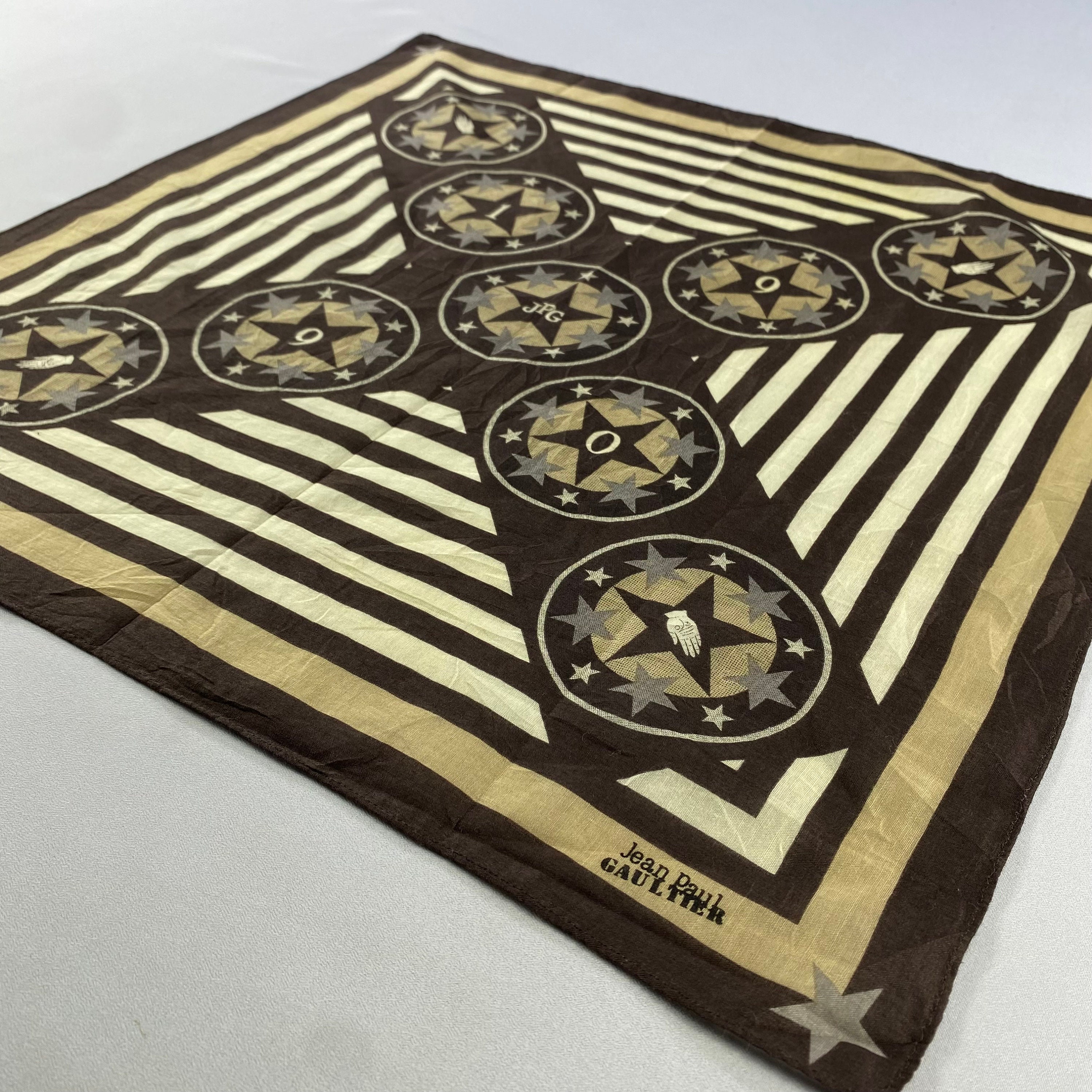 極美品✨ジャンポールゴルチエ チェ スカーフ 超大判 バンダナ 絵画 極美品✨ジャンポールゴルチエ チェ スカーフ 超大判 バンダナ