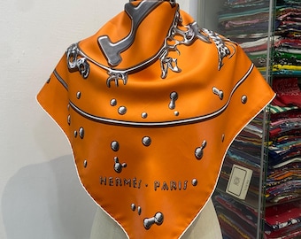 エルメス シルクスカーフ カレ90「ソレイユ・ド・ソワ」 レッド シルク