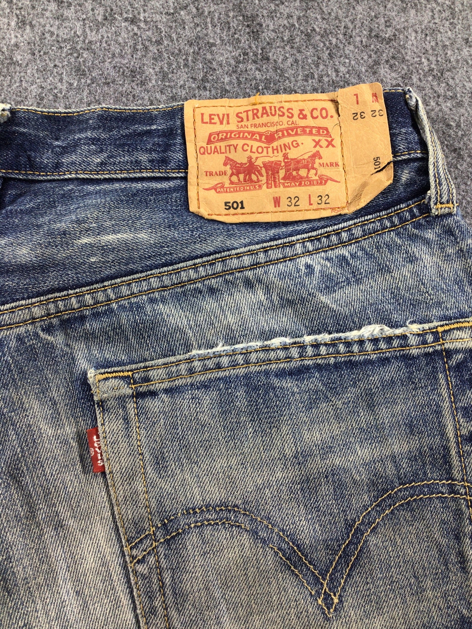 levis 33x32