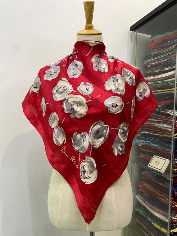 Foulard Carré Vintage NINA RICCI En Soie 100% - Motif Géométrique Art - Fait Main, Italie - Occasion Bon état