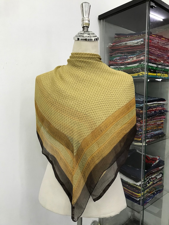 Agnes deals b scarves