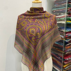 Vintage Leilian Silk Scarf Square Silk Scarf Vintage Silk Scarf Silky Head Shawl Vintage Neck Scarf Vintage Silk Muffler