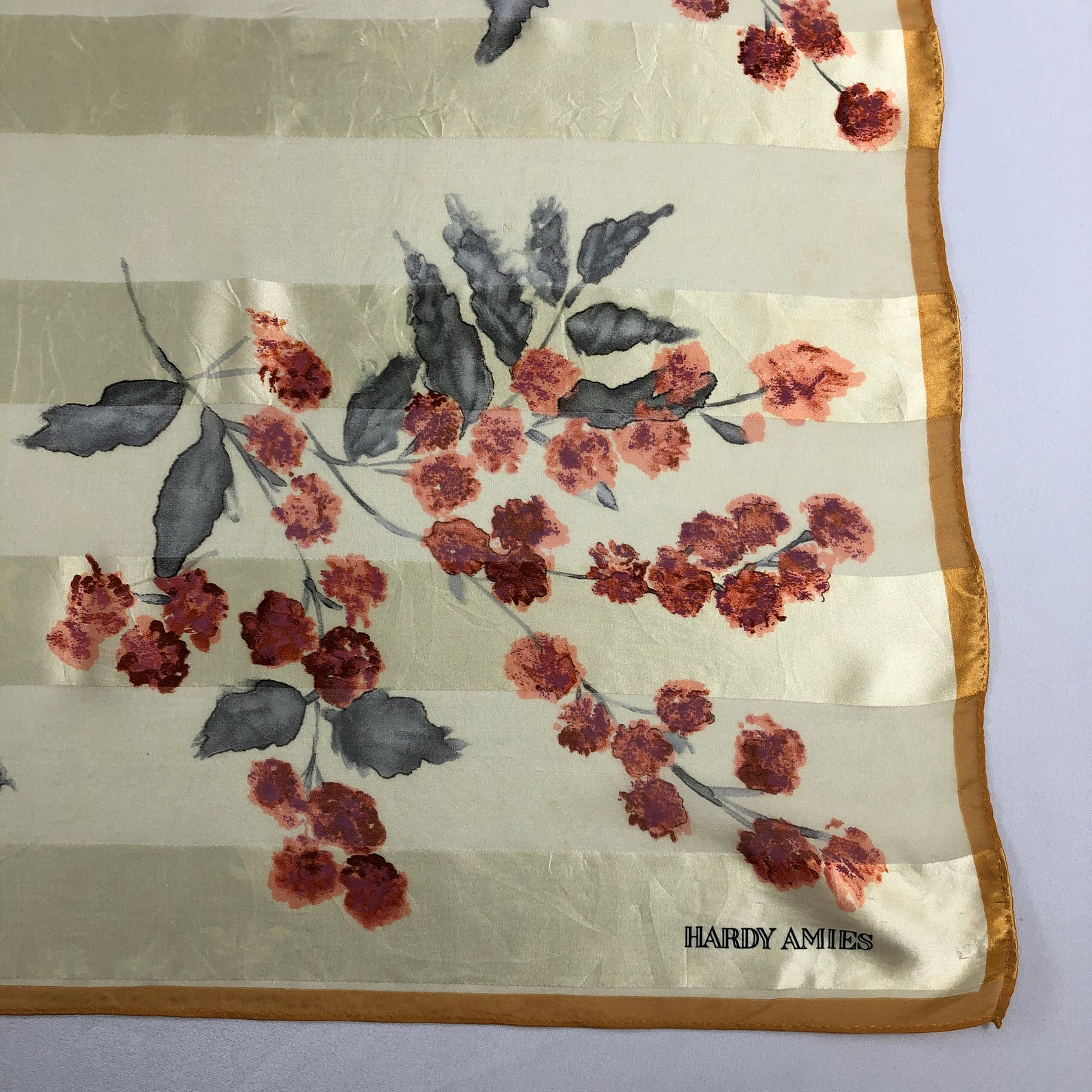 Foulard En Soie 100% Hardy Amies - Bleu - Roulotté Main - Vintage élégant
