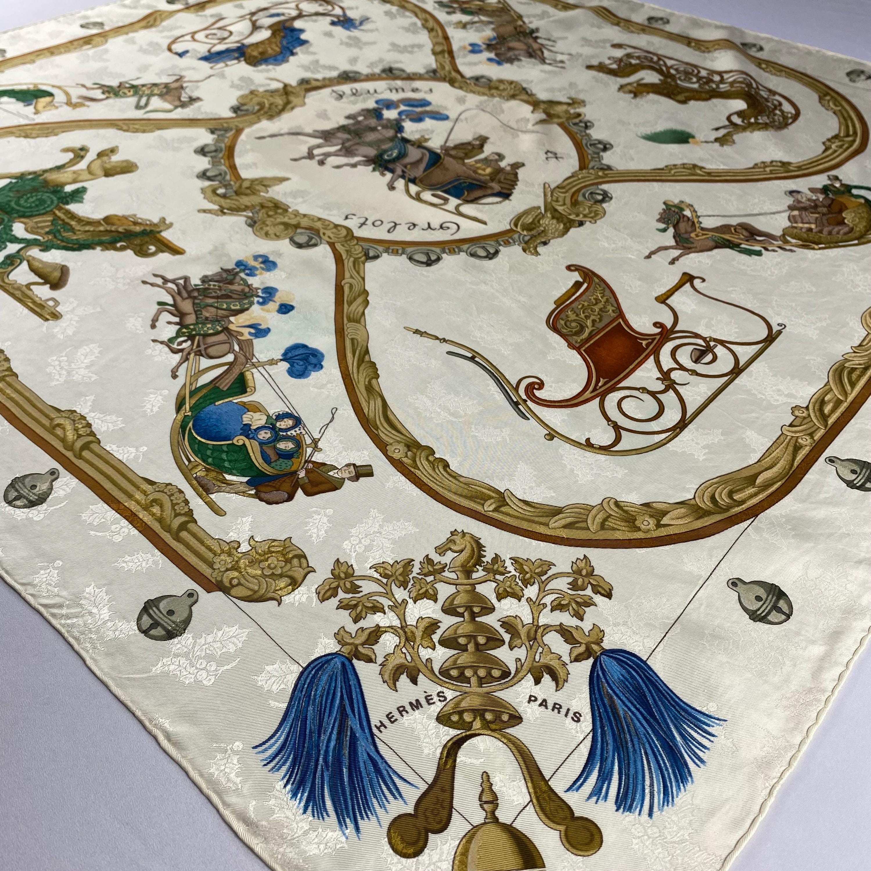 し*こ様 エルメス HERMES シルクスカーフ Plumes et Grelo Plumes et Grelots Hermes Jacquard Scarf - It's All Goode