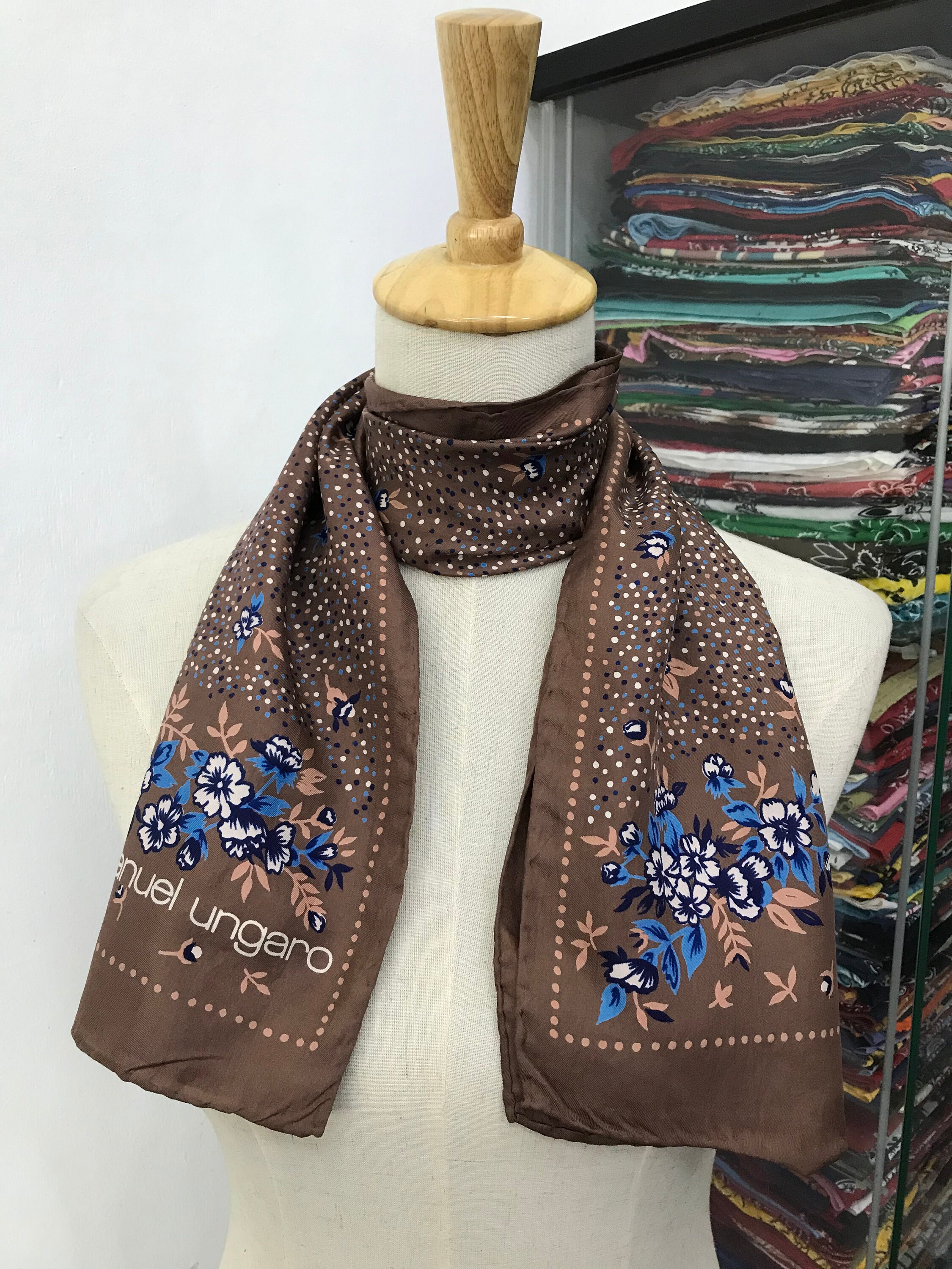 5-38☆80sビンテージ emanuel ungaro レトロシルクスカーフ il_fullxfull.3707406172_obgq.jpg