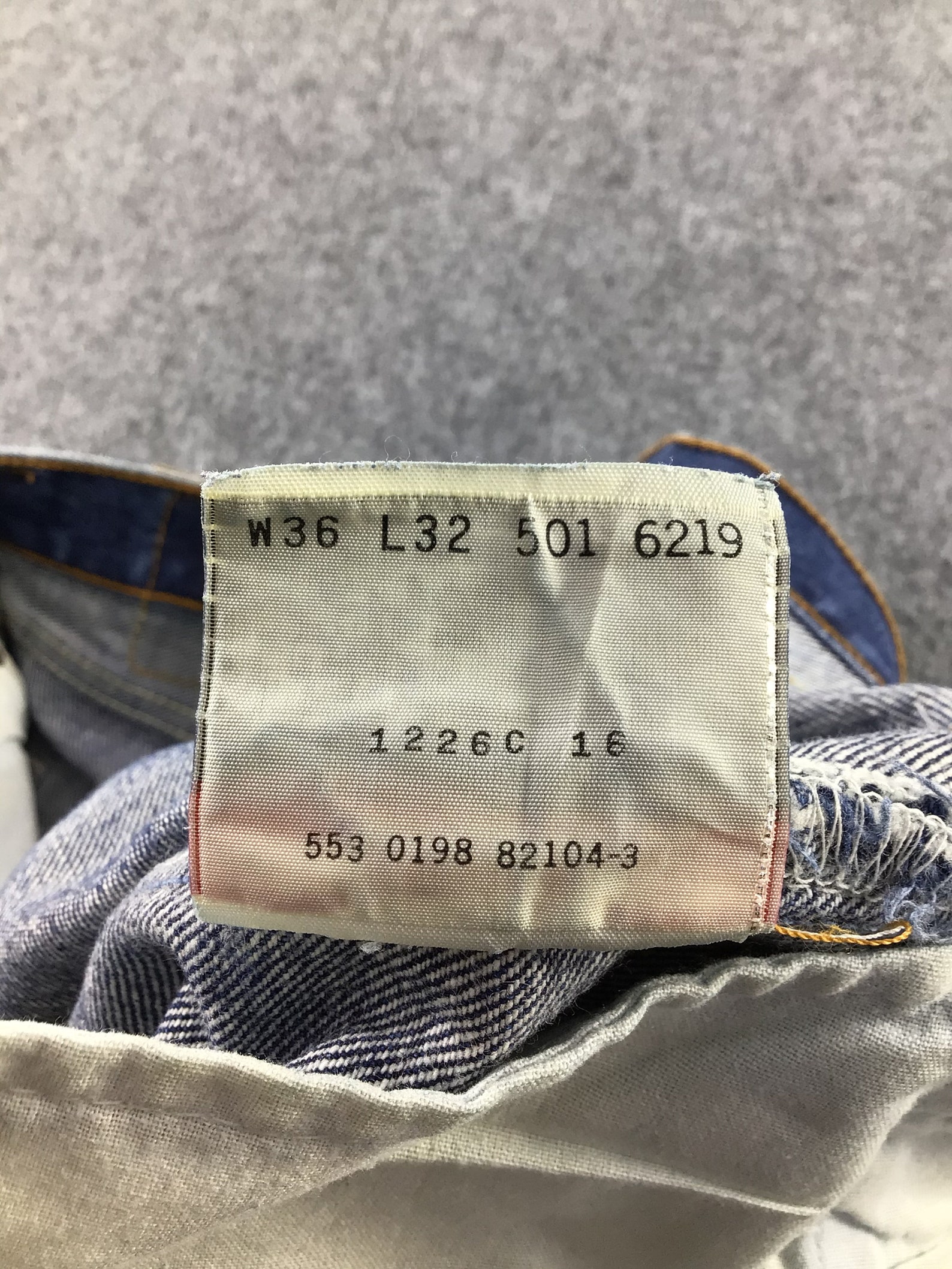 levis 501 red tab