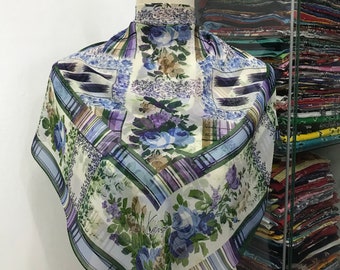 KENZO ケンゾー　ヴィンテージ　シルクスカーフ　イタリア製 希少 KENZO ケンゾー ヴィンテージ 大判スカーフ 花柄 絹 シルク