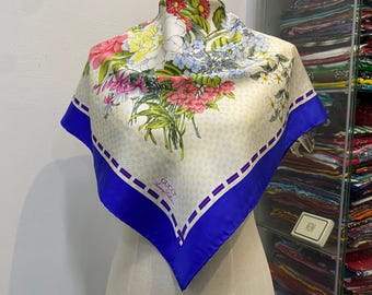 80年代のグッチの花柄シルクスカーフ - Etsy 日本