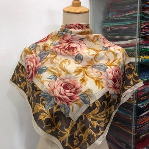 Vintage Lancetti Scarf, Twill Silk Scarf, Vintage Silk Muffler, Vintage Neck Scarf, Vintage Neck Accessories, Vintage Italian Silk Scarf,