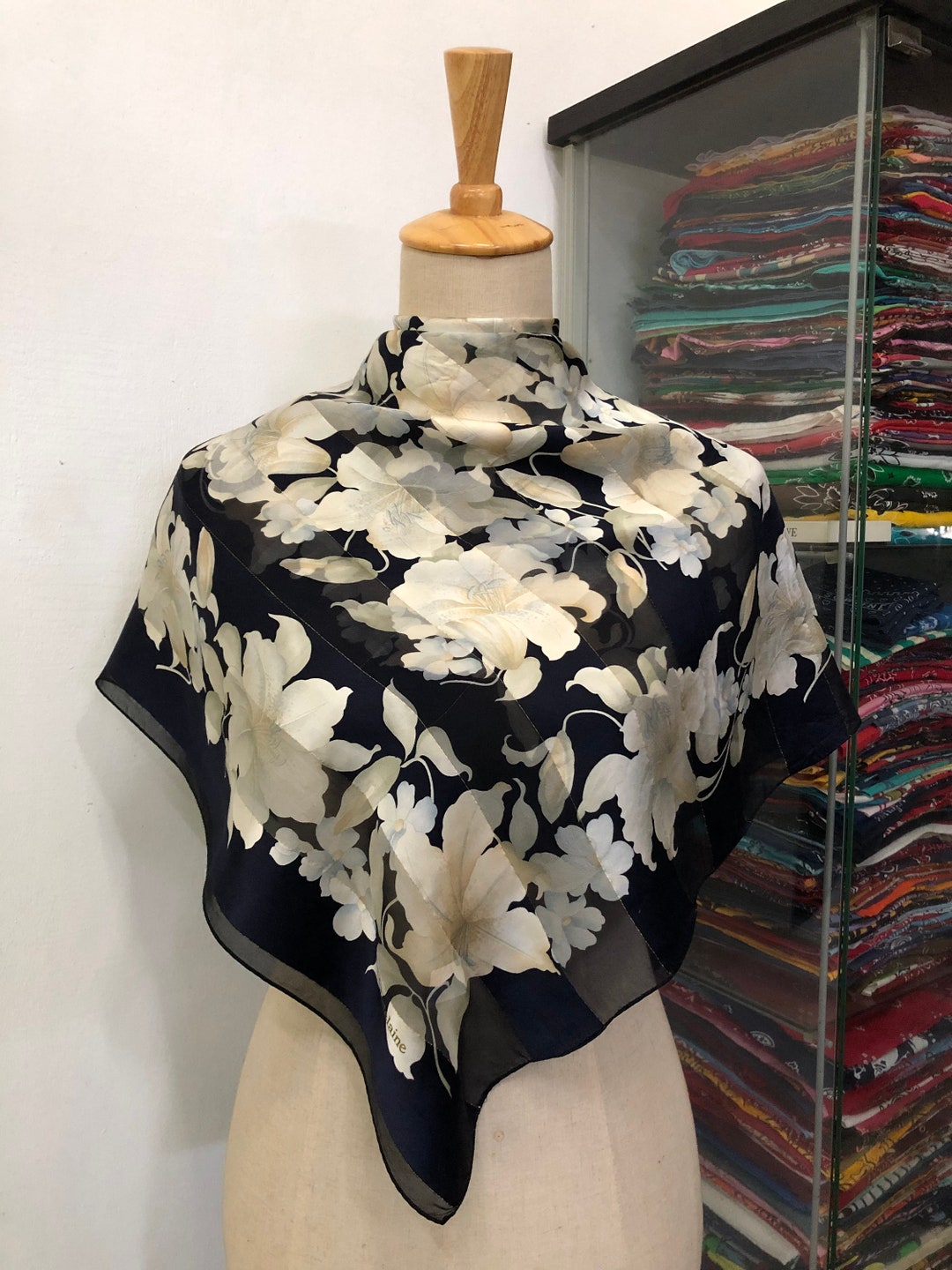 Foulard En Soie 100% Rose - Marque La Châtelaine - Modèle Shawl Léger (35g) - Occasion élégant