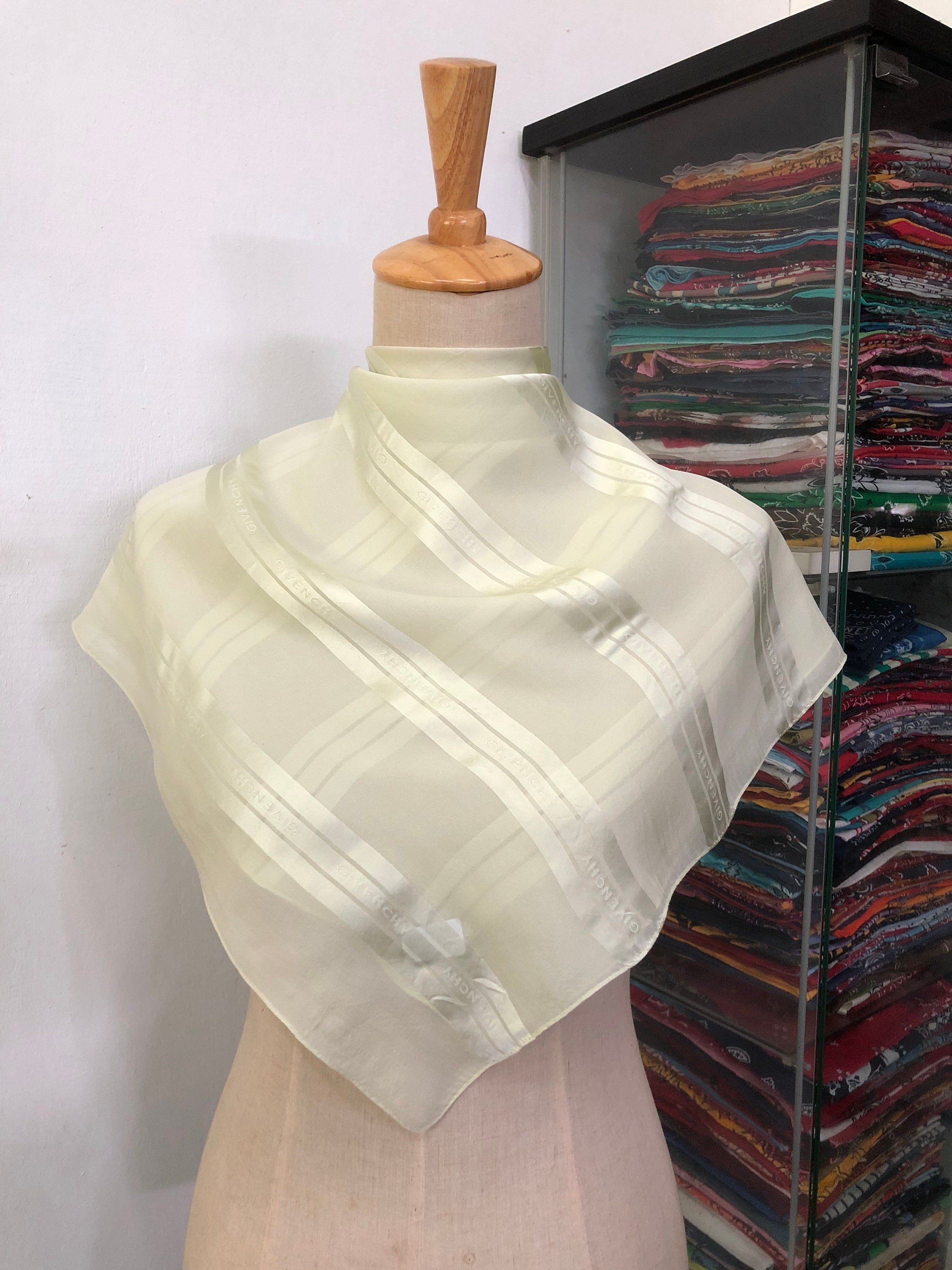 Logomania silk scarf Louis Vuitton Gold in Silk - 33737502